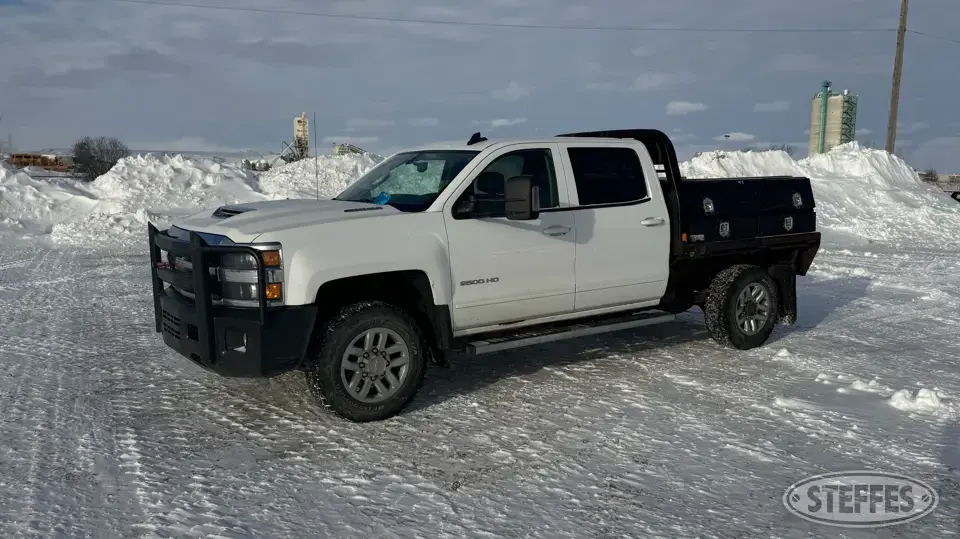 2017 Chevrolet Silverado 2500 LT Flatbed Truck
