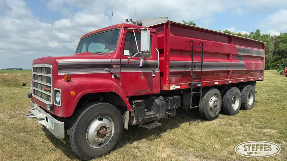 1987 International S2200 Grain Truck