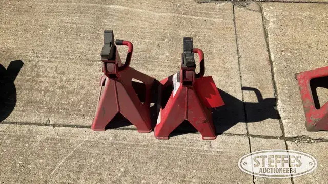 (2) Sunex 1006 jack stands