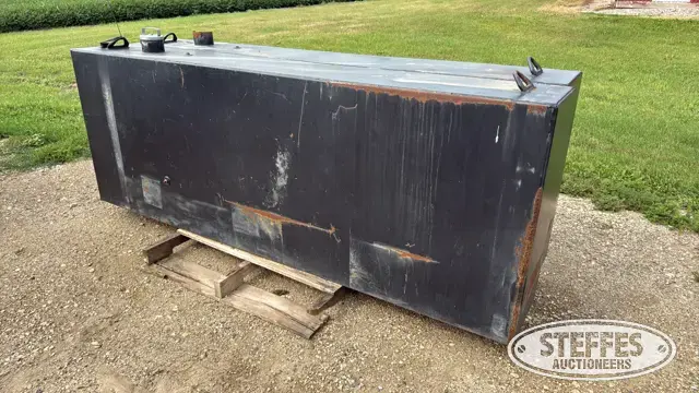 (2) Fuel tanks