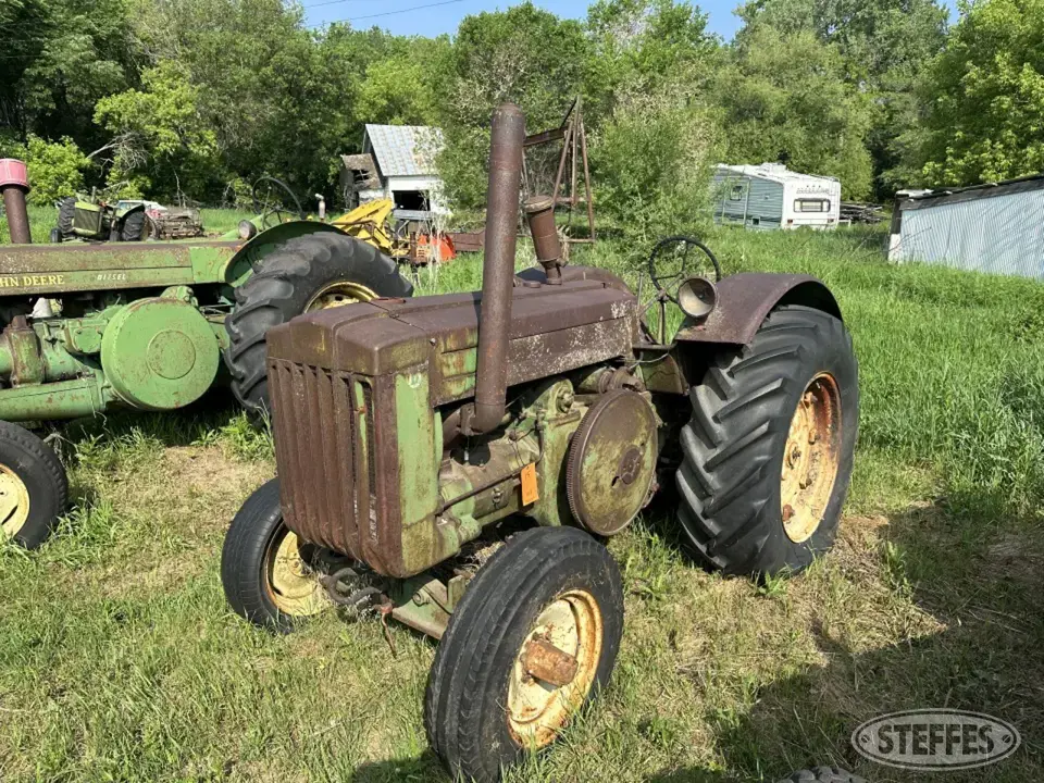 John Deere D Collectible Tractor