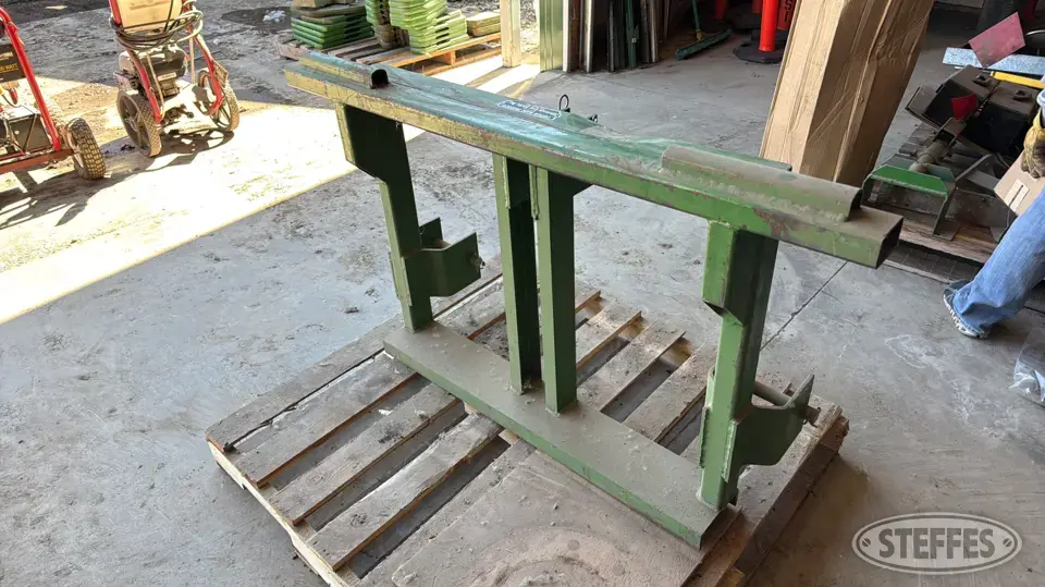 John Deere 200 Farm Support Item