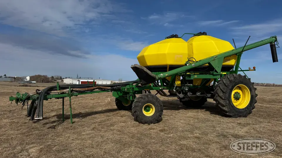 1998 John Deere 1900 Commodity Cart