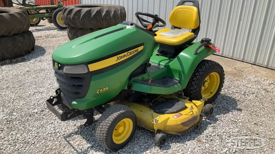 John Deere X534 Lawn Tractor