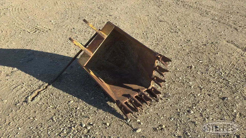 Hensley 310SK Loader Backhoe Attachment