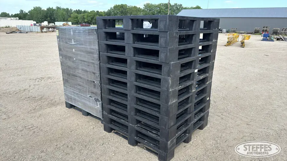 (21) Poly pallets General Business Support Item