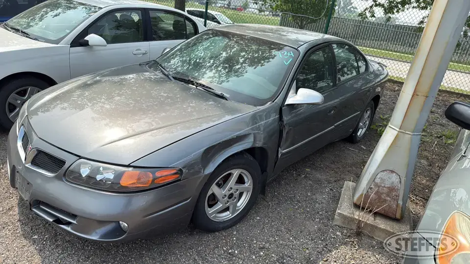 2005 Pontiac Bonneville Car
