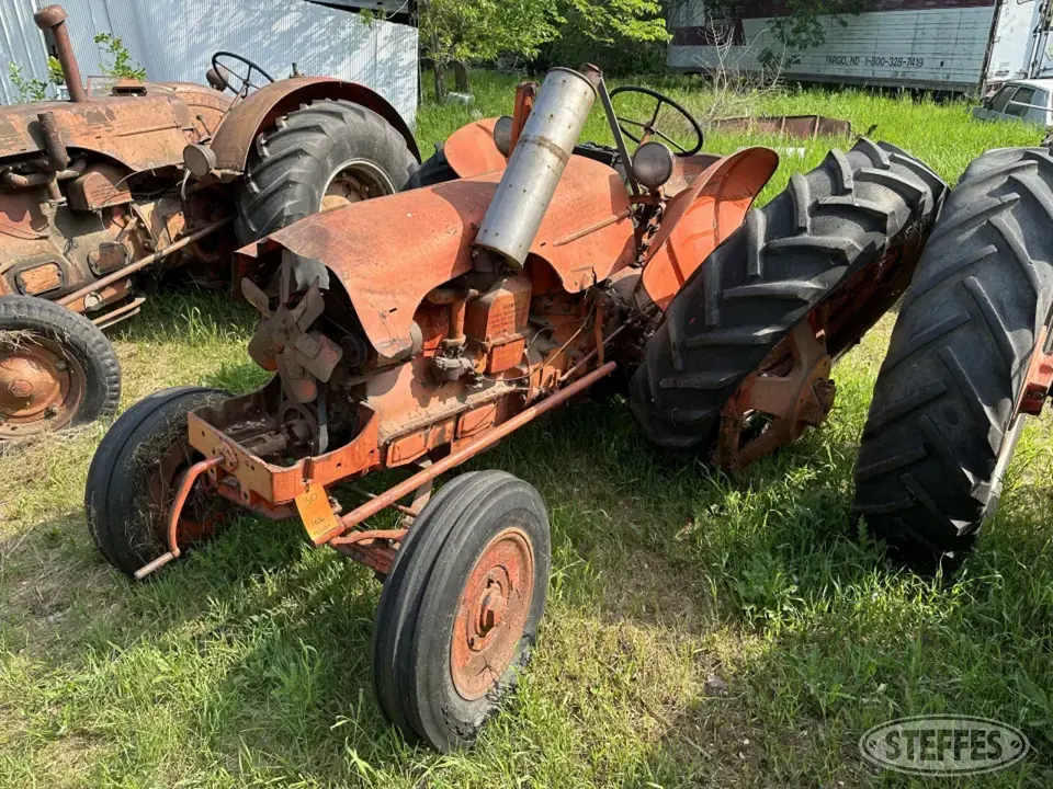 1947 Case DC Collectible Tractor