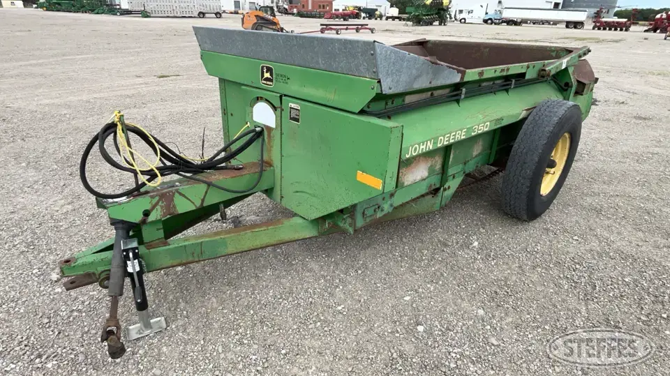 John Deere 350 Manure Application Equipment
