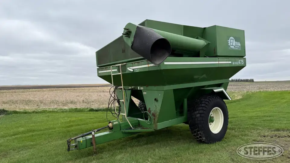 E-Z Trail 475 Grain Cart