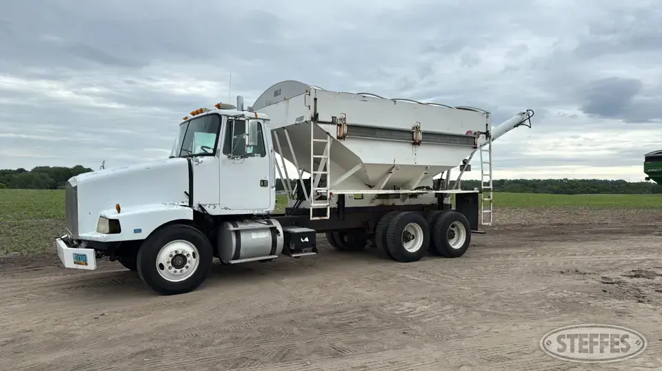 1989 WhiteGMC WCA Tender Truck