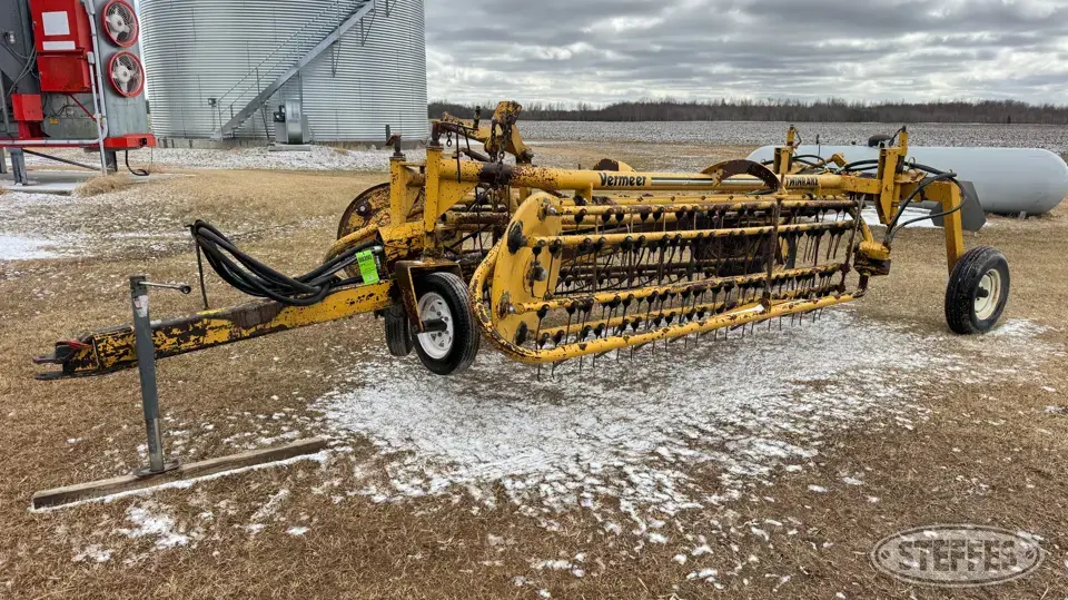 Vermeer R-23 Twin Rake