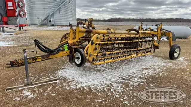 Vermeer R-23 Twin Rake