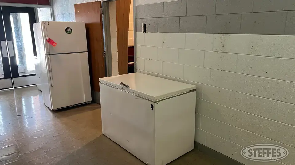 (3) Asst. appliances Restaurant