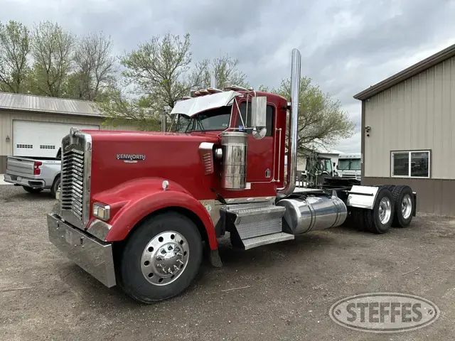 2000 Kenworth W900B