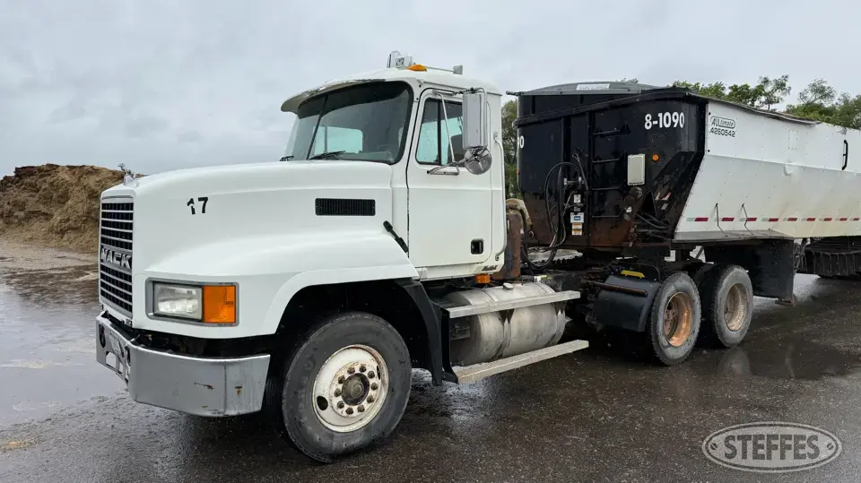1999 Mack CH613 Conventional Truck without Sleeper