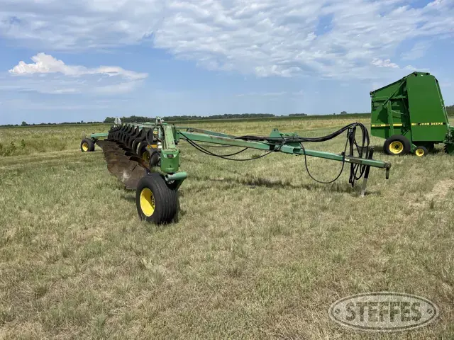 John Deere 3710