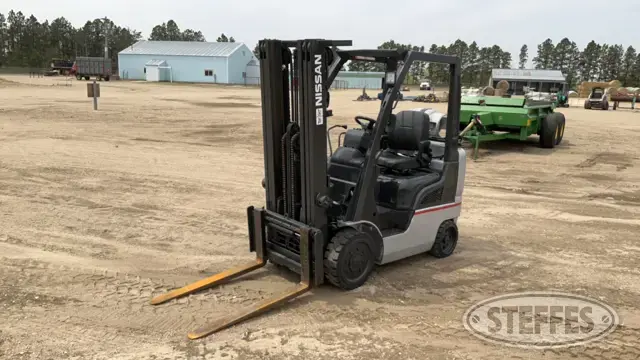 Nissan 40