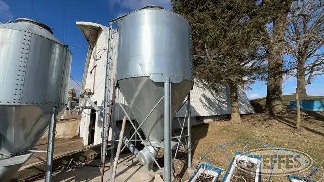 Schuld Bushnell 6-Ton Feed Bin