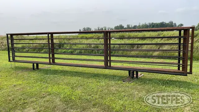 Free standing fence panels