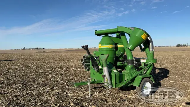 2011 Walinga Agri-Vac 6614