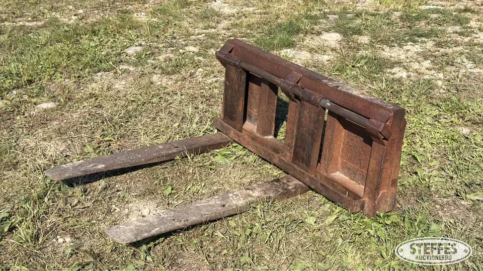 Skid steer pallet forks Skid Steer Fork