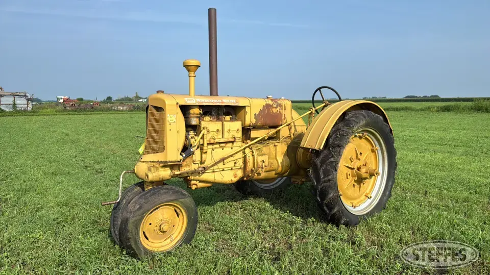 Minneapolis-Moline ZTU 2WD Tractor