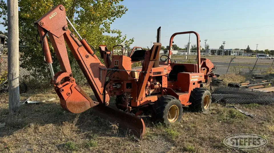 Ditch Witch 5010DD Trencher