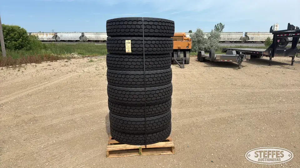 (8) Headway HLD811 11R22.5 truck tires