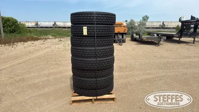 (8) Headway HLD811 11R22.5 truck tires