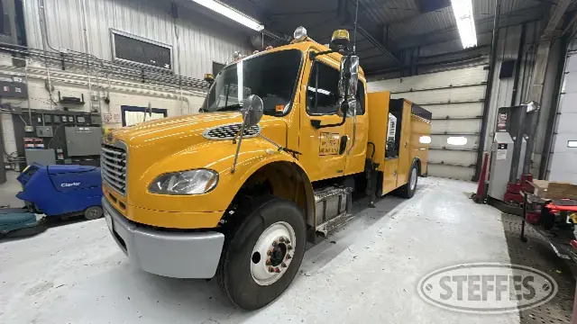 2012 Freightliner Business Class M2