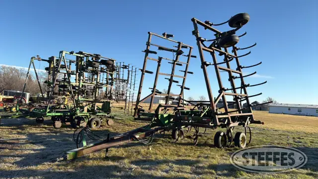 John Deere 680