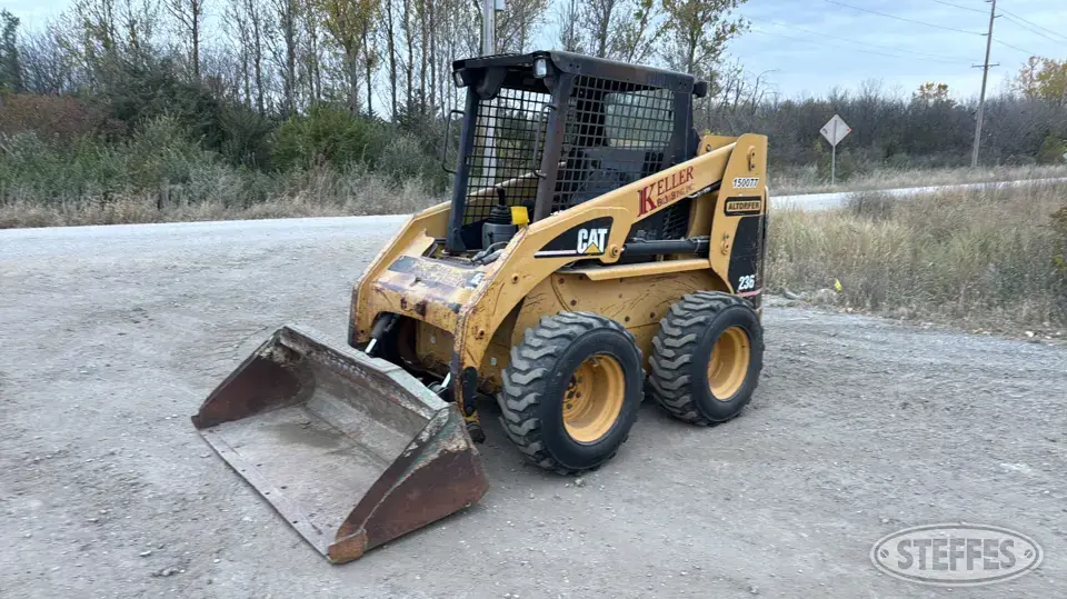 2000 CAT 236 Wheeled Skid Steer