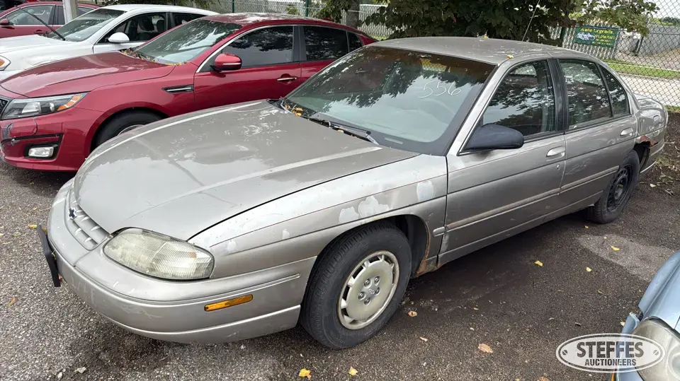 1999 Chevrolet Lumina Car