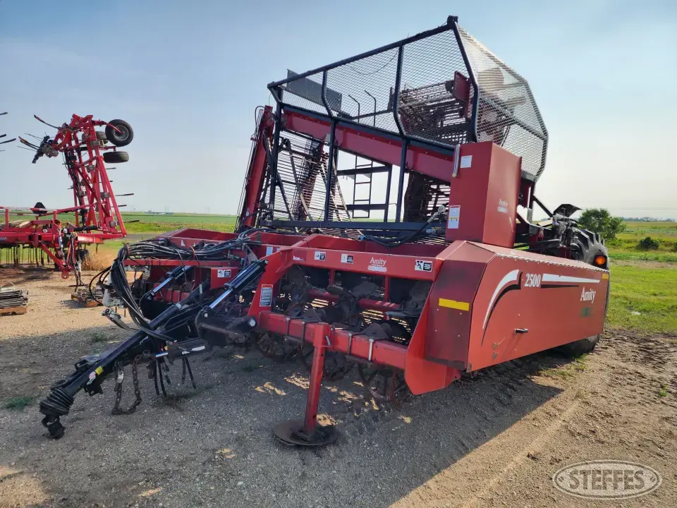 2010 Amity 2500 Sugarbeet Harvester