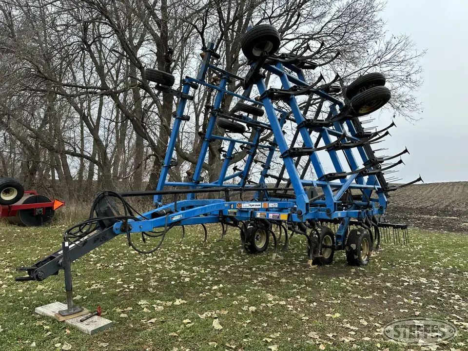 DMI Tiger-Mate Field Cultivator