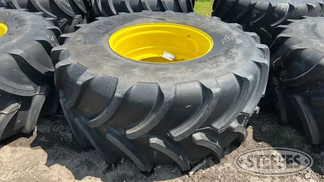 Firestone Maxi-Traction 800/70R38 Tire
