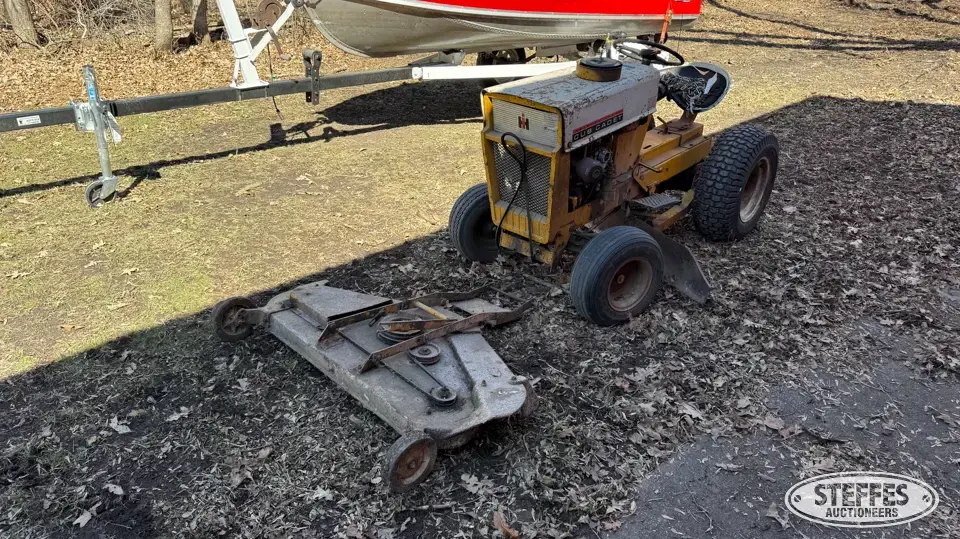 Cub Cadet 100 Lawn Tractor