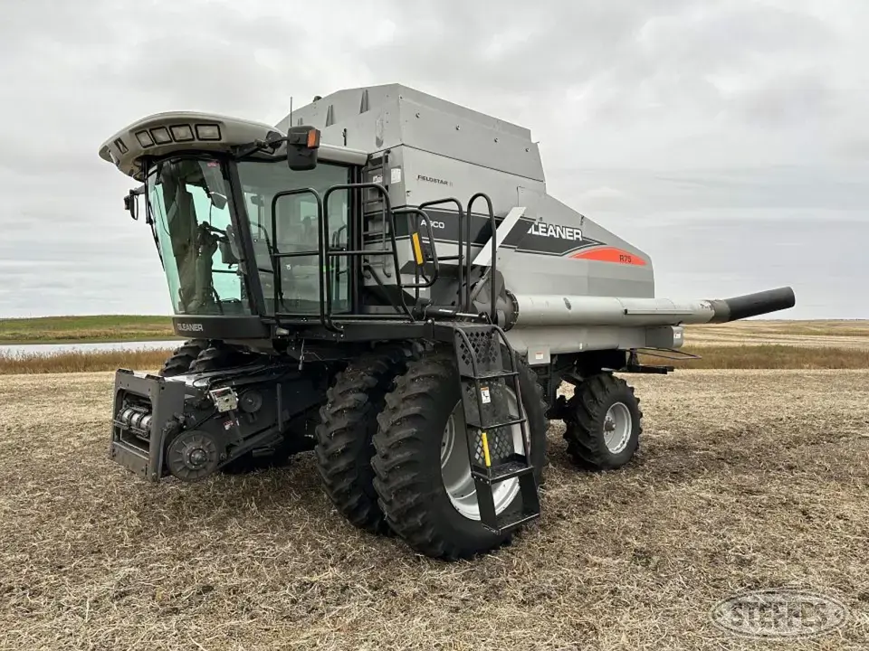 2007 AGCO Gleaner R75 Combine