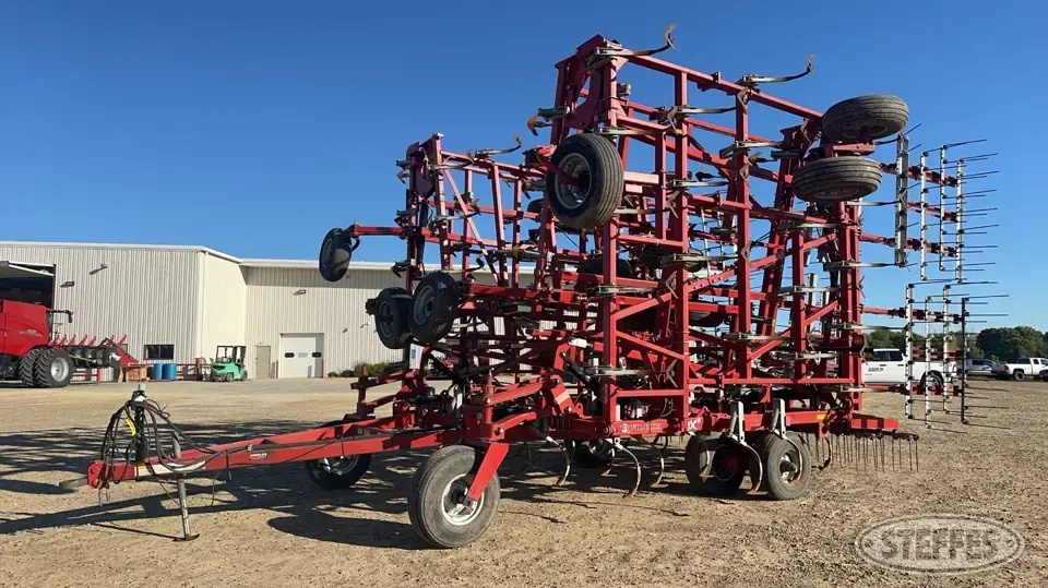 2009 Wil-Rich QX2 Field Cultivator