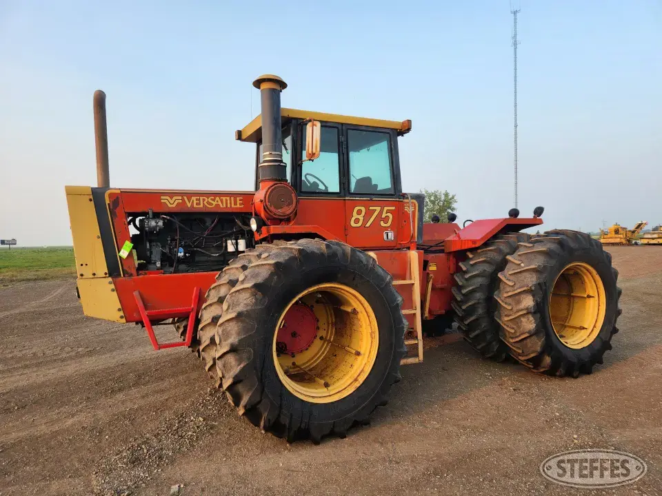1982 Versatile 875 4WD Tractor