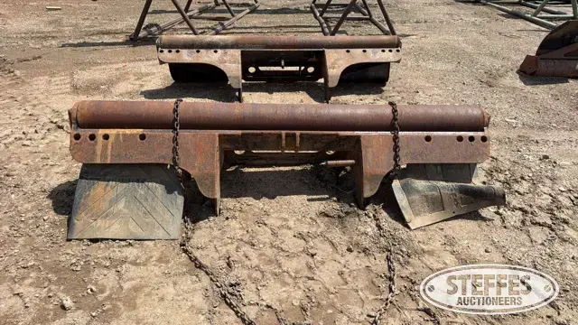 Truck tail roll