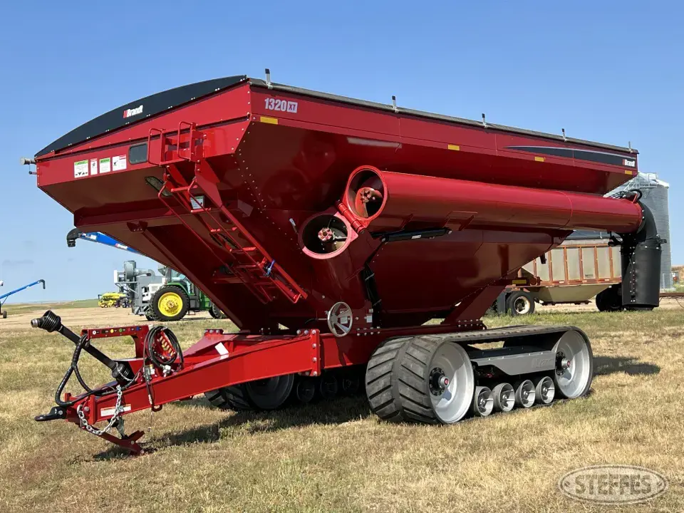 Brandt 1320XT Grain Cart