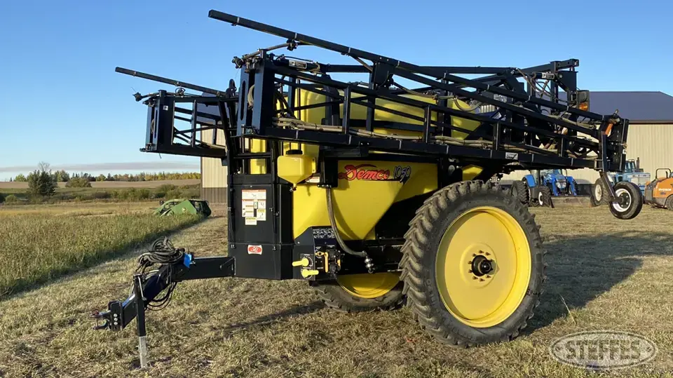 Demco 1050 Pull-Type Sprayer