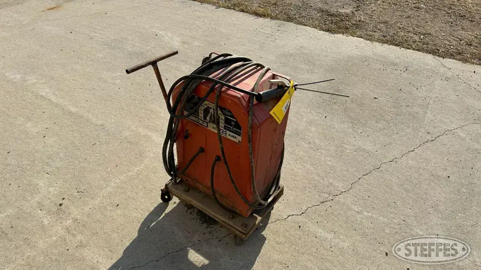 Lincoln AC225 Welding