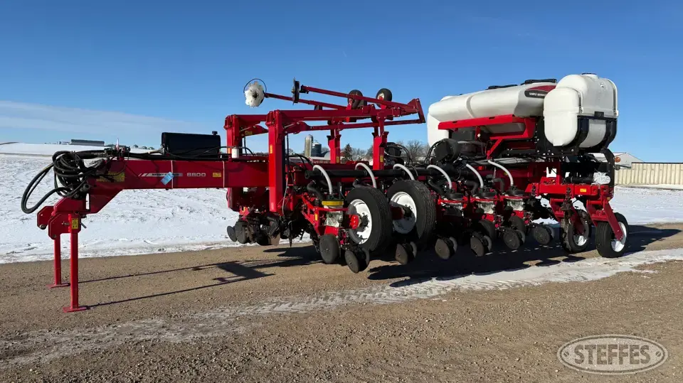 2013 Massey Ferguson 8800 12 or More Row Planter