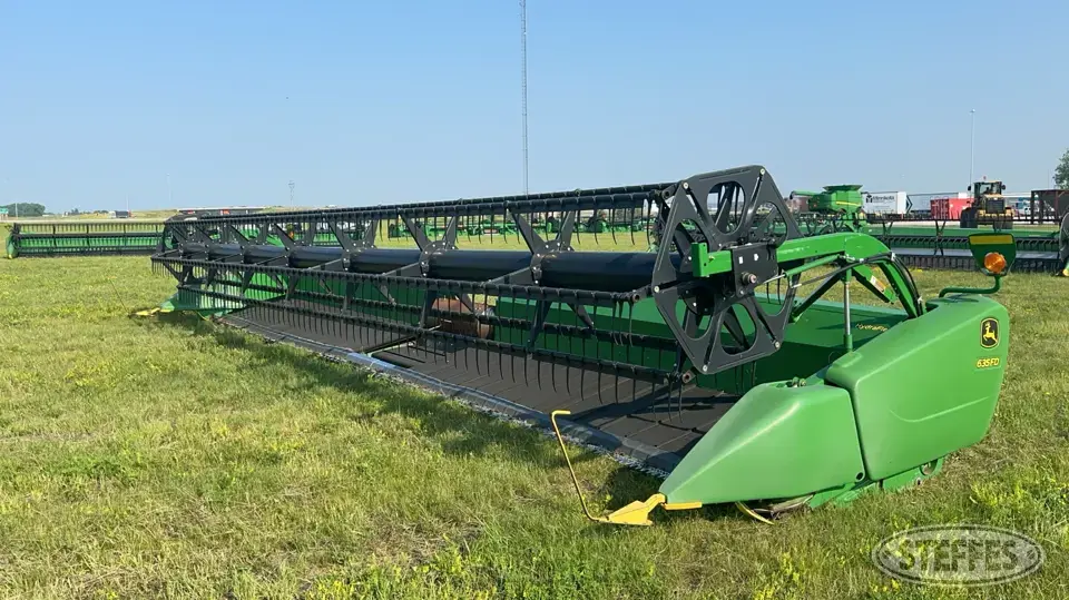 2012 John Deere 635FD Draper Head