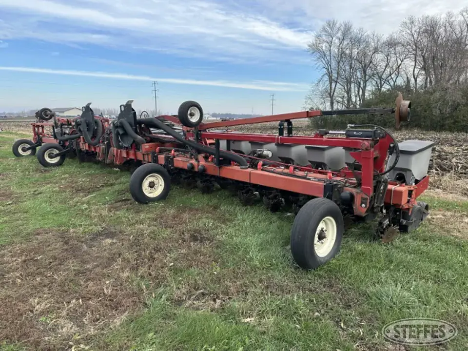1999 Case IH 1200 12 or More Row Planter