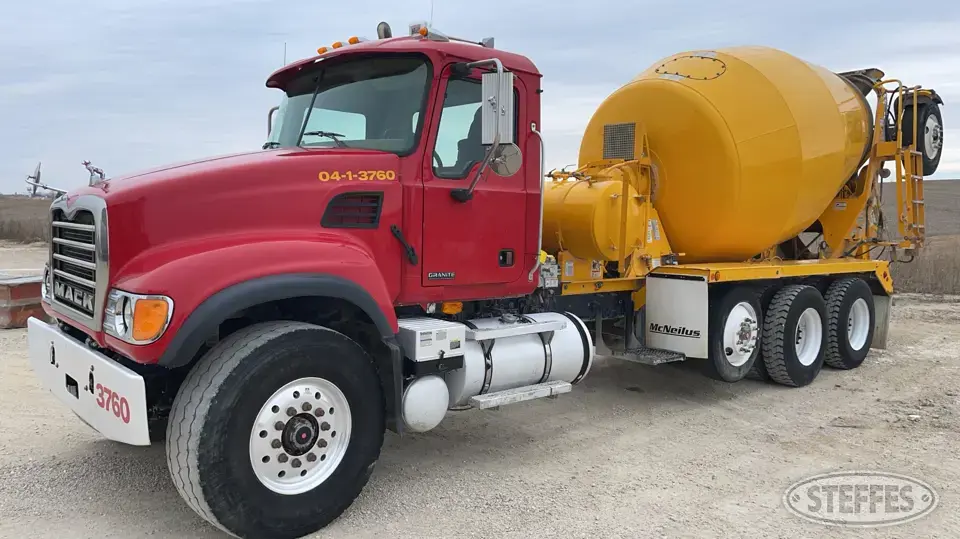 2004 Mack CV513 Granite Bridge Formula Mixer Truck