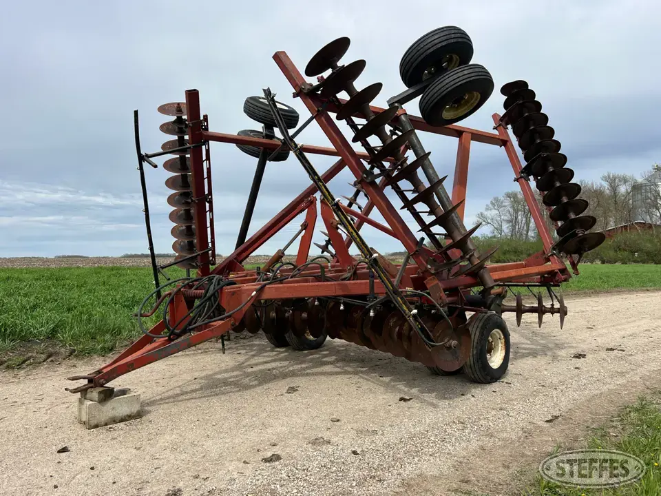 International 490 Disc